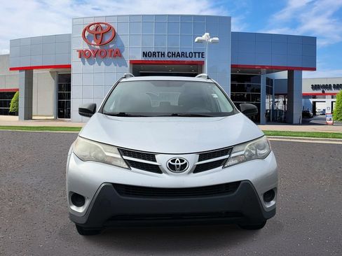 Used 2014 Toyota RAV4 LE FWD image 2