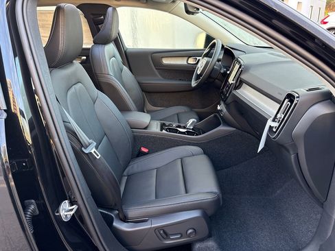 New 2026 Volvo XC40 B5 Plus image 16
