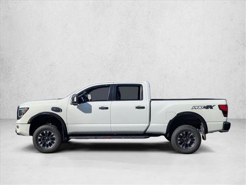 Used 2021 Nissan Titan PRO-4X w/ Pro-4x Convenience Package image 8