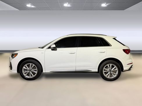 Used 2023 Audi Q3 2.0T Premium w/ Convenience Package AWD/4WD image 2