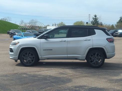 Used 2024 Jeep Compass Limited w/ High Altitude Package image 6
