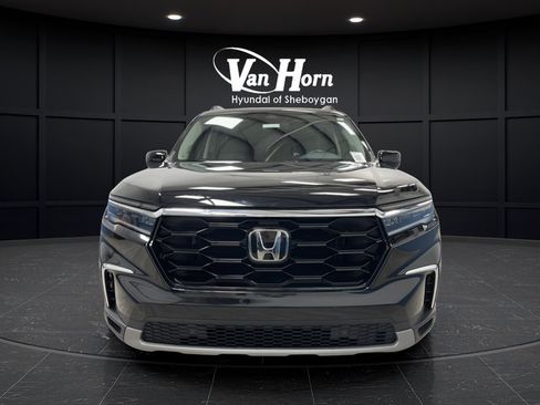 Used 2023 Honda Pilot Touring image 11