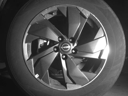 Used 2025 Nissan Rogue SV image 9