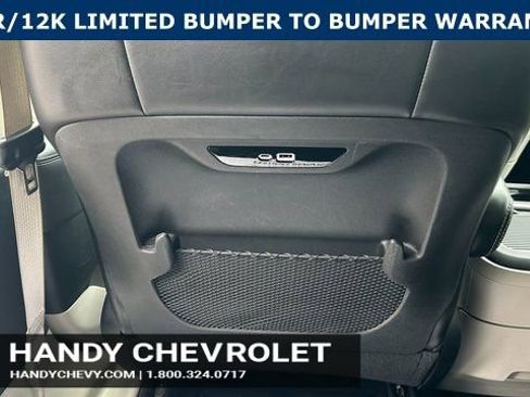 Used 2024 Chrysler Pacifica Touring-L image 43