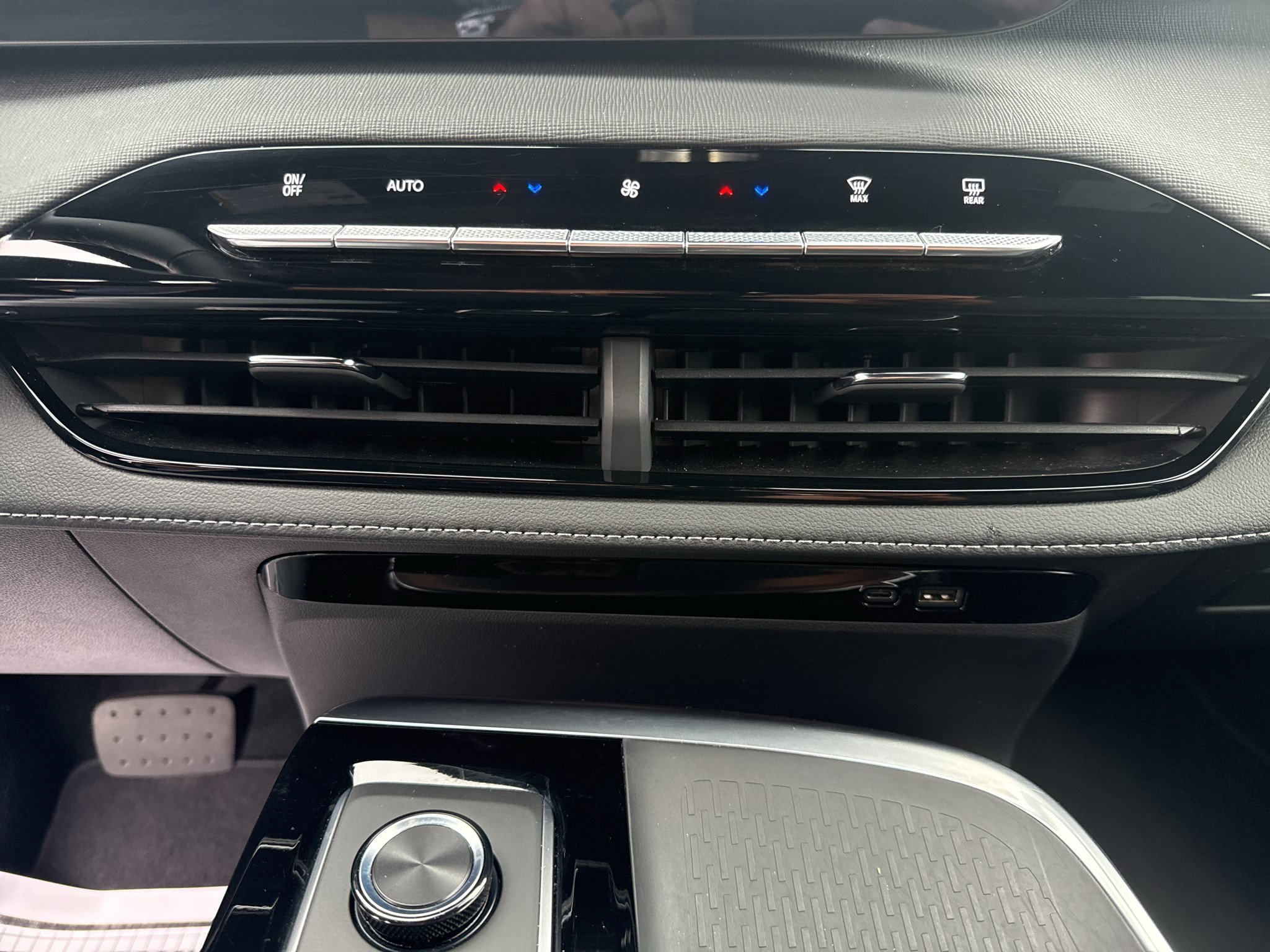 Used 2026 Buick Enclave Preferred FWD image 43