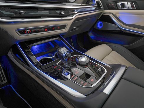 Used 2025 BMW ALPINA XB7 ALPINA XB7 image 24