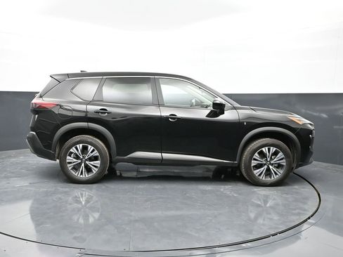 Used 2023 Nissan Rogue SV image 4