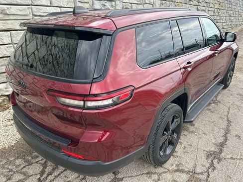 Certified 2023 Jeep Grand Cherokee L Laredo image 5