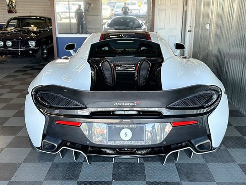 Used 2016 McLaren 570S Coupe RWD image 20