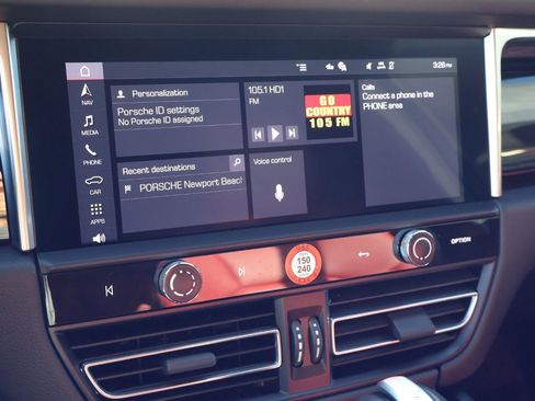 Certified 2025 Porsche Macan image 17