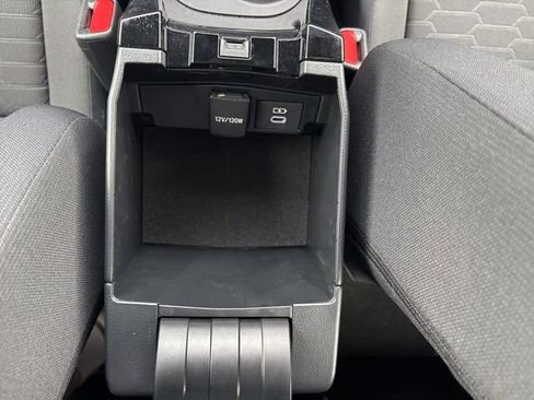 Certified 2025 Toyota Corolla SE image 35