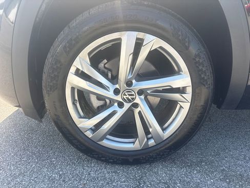 Used 2024 Volkswagen Atlas Cross Sport SEL R-Line AWD/4WD image 34