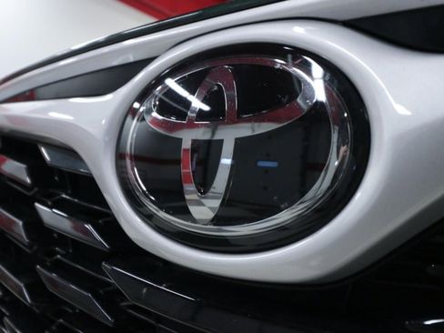 Used 2024 Toyota Highlander XLE FWD image 36