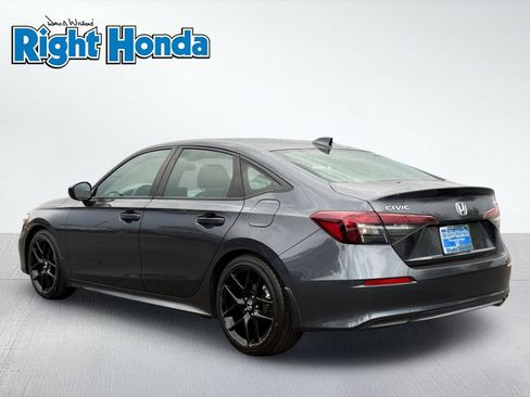 Used 2025 Honda Civic Sport image 4