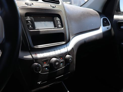 Used 2018 Dodge Journey SE w/ Connectivity Group FWD image 25