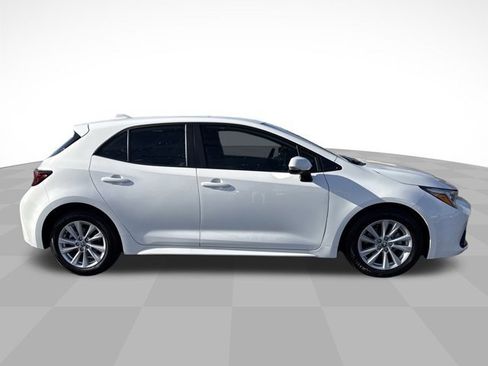 Used 2025 Toyota Corolla SE image 4