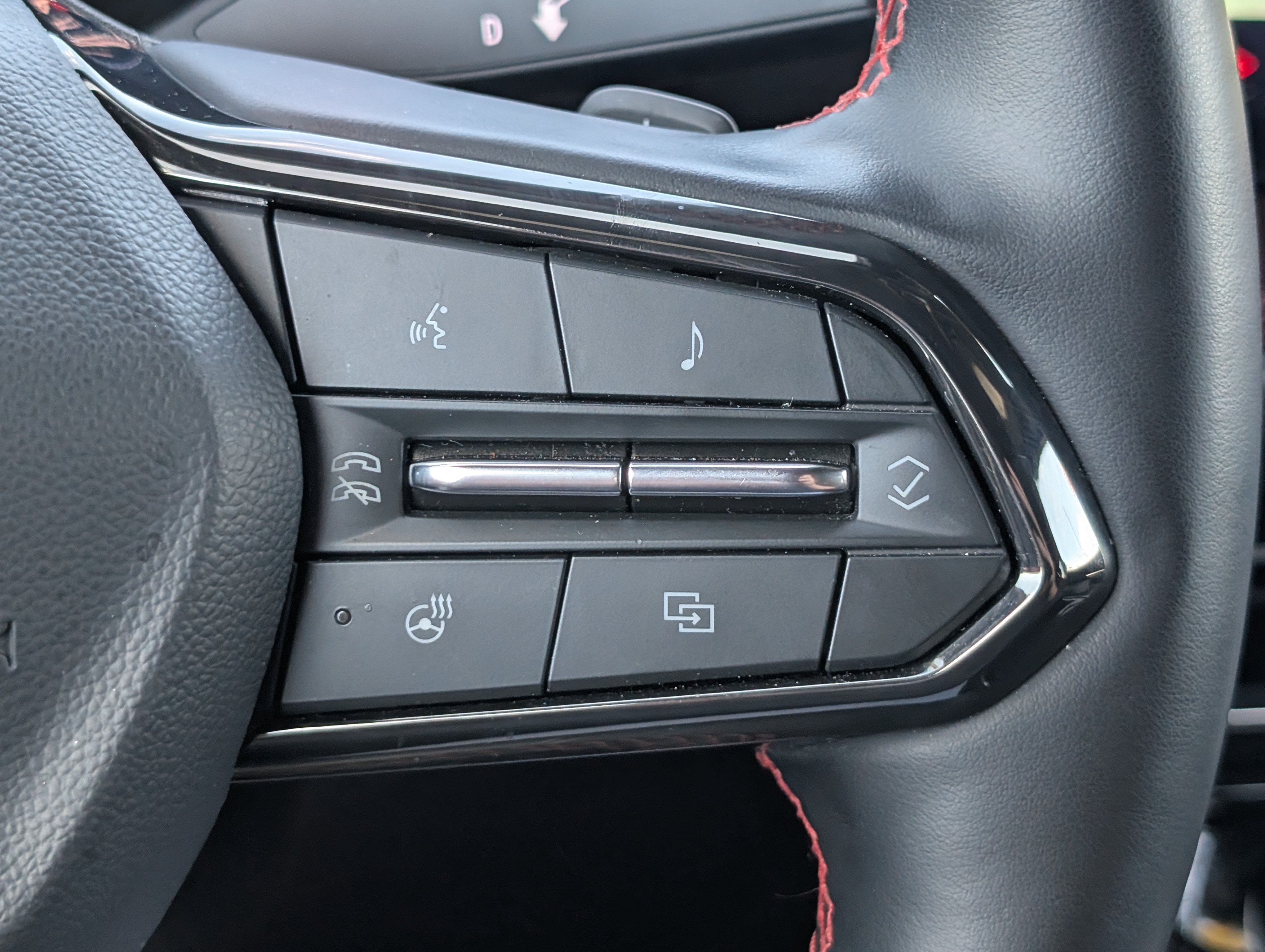 Used 2025 Chevrolet Traverse RS w/ LPO, Floor Liner Package FWD image 26