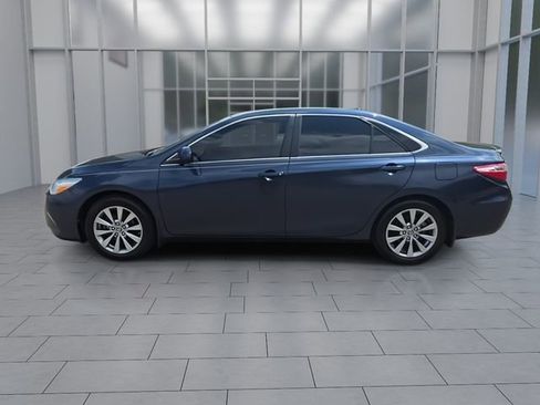 Used 2016 Toyota Camry XLE w/ Moonroof Package FWD image 5