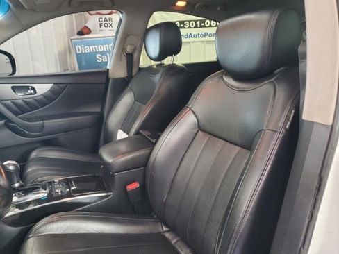 Used 2017 INFINITI QX70 AWD w/ Premium Package image 12