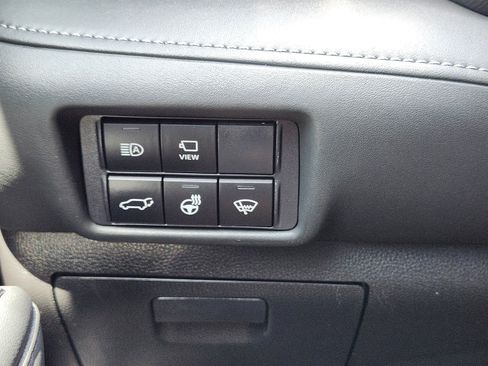 Used 2021 Toyota Highlander Limited FWD image 20