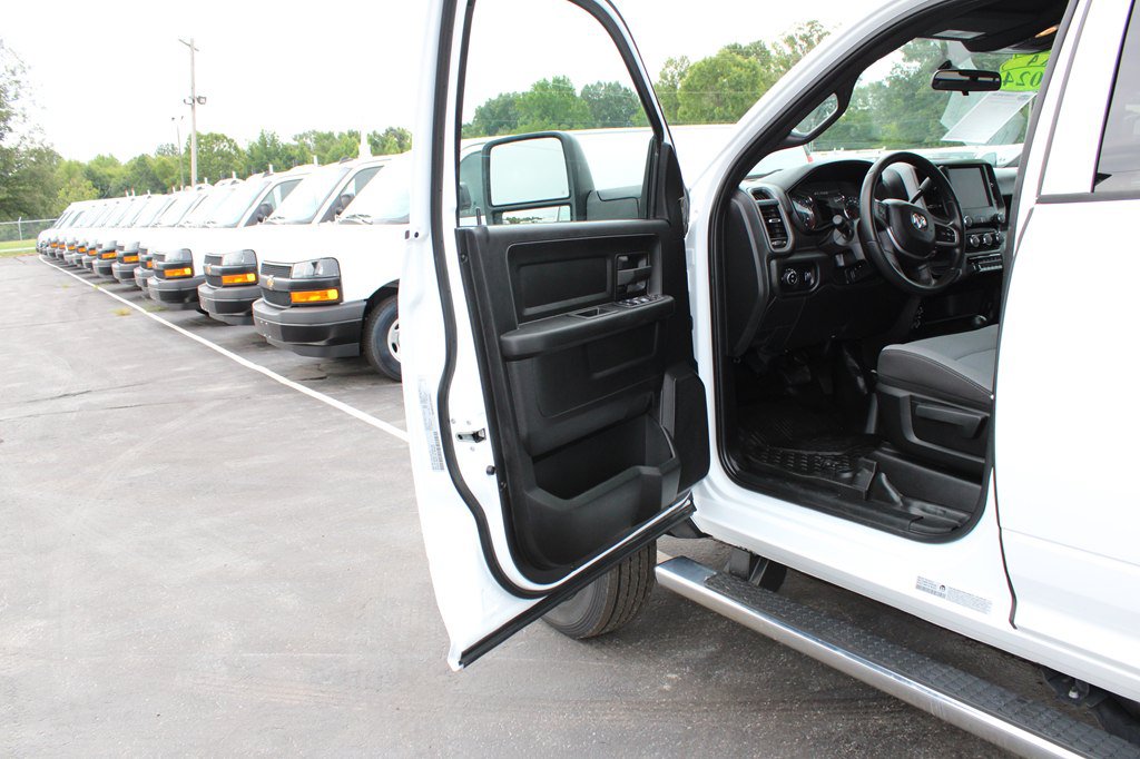 Used 2024 RAM 5500 Tradesman w/ Chrome Appearance Group AWD/4WD image 27