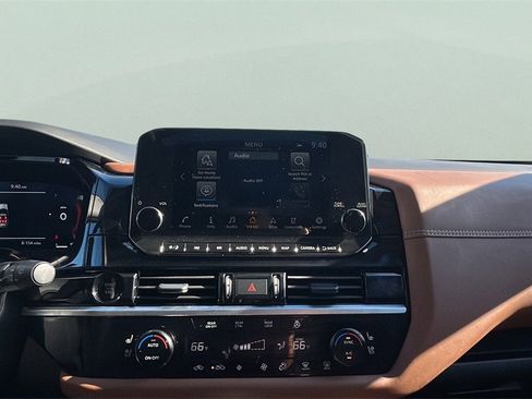 Used 2025 Nissan Pathfinder Platinum image 25