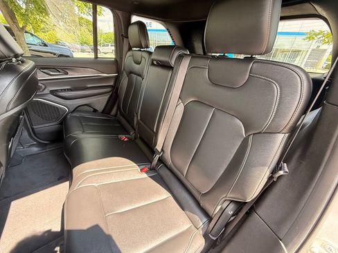 Used 2024 Jeep Grand Cherokee Limited 4xe AWD/4WD image 24