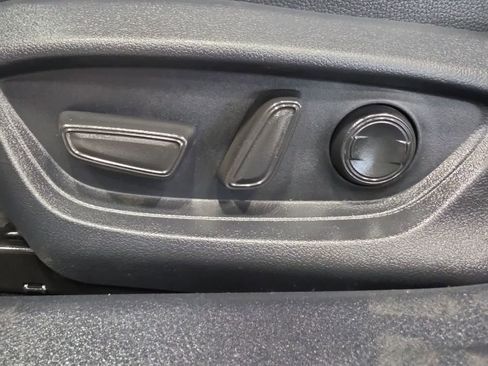 Used 2025 Toyota Camry XSE AWD/4WD image 17
