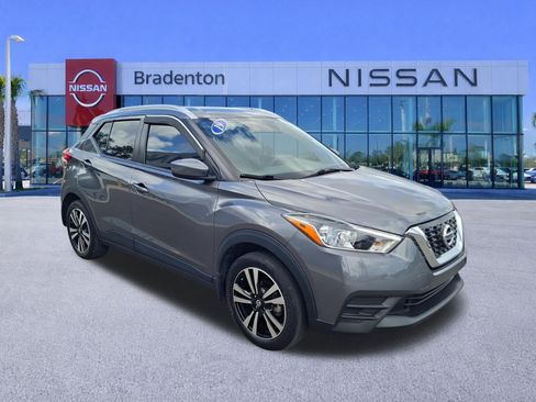 Used 2019 Nissan Kicks SV FWD image 3