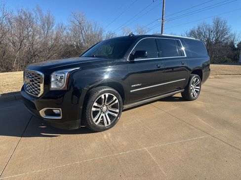 Used 2019 GMC Yukon XL Denali w/ Denali Ultimate Package image 1