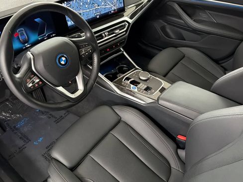 Used 2023 BMW i4 eDrive35 RWD image 11