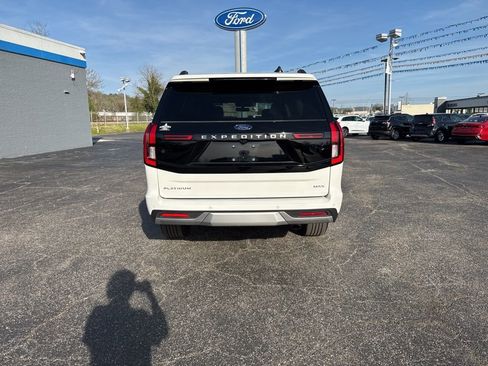 New 2026 Ford Expedition Max Platinum w/ Platinum Ultimate Package AWD/4WD image 4
