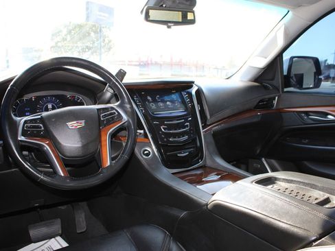 Used 2017 Cadillac Escalade ESV Premium Luxury w/ LPO, Radiant Package image 32