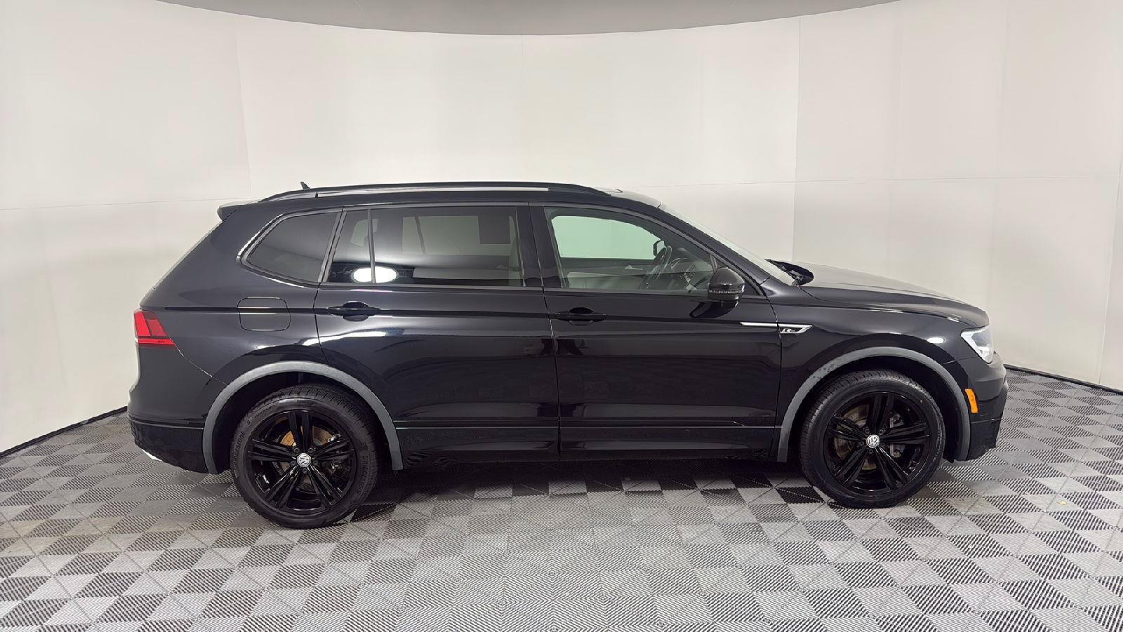 Used 2019 Volkswagen Tiguan S FWD image 2