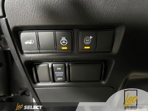 Used 2024 Nissan Armada SL w/ Captain's Chairs Package AWD/4WD image 17