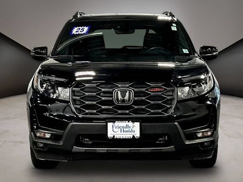 Used 2025 Honda Passport TrailSport image 2