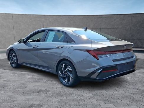 Used 2024 Hyundai Elantra Limited FWD image 4