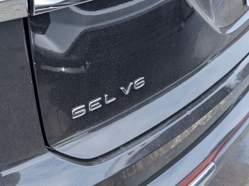 Used 2021 Volkswagen Atlas Cross Sport SEL Premium image 17