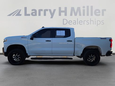 Used 2021 Chevrolet Silverado 1500 LT Trail Boss w/ Convenience Package II image 2