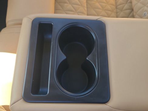 Used 2016 Nissan Maxima SR w/ Interior Lighting Package image 12