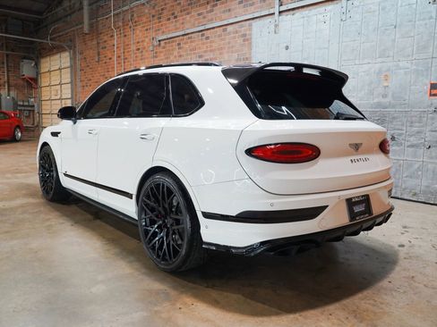 Used 2022 Bentley Bentayga AWD/4WD image 12