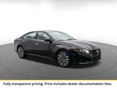 Used 2025 Nissan Altima 2.5 SV FWD image 1