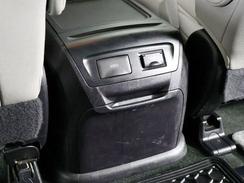 Used 2017 Toyota Sienna AWD image 53