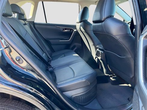 Used 2020 Toyota RAV4 Limited image 26
