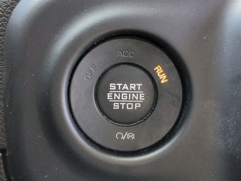 Used 2021 Jeep Gladiator Sport image 33