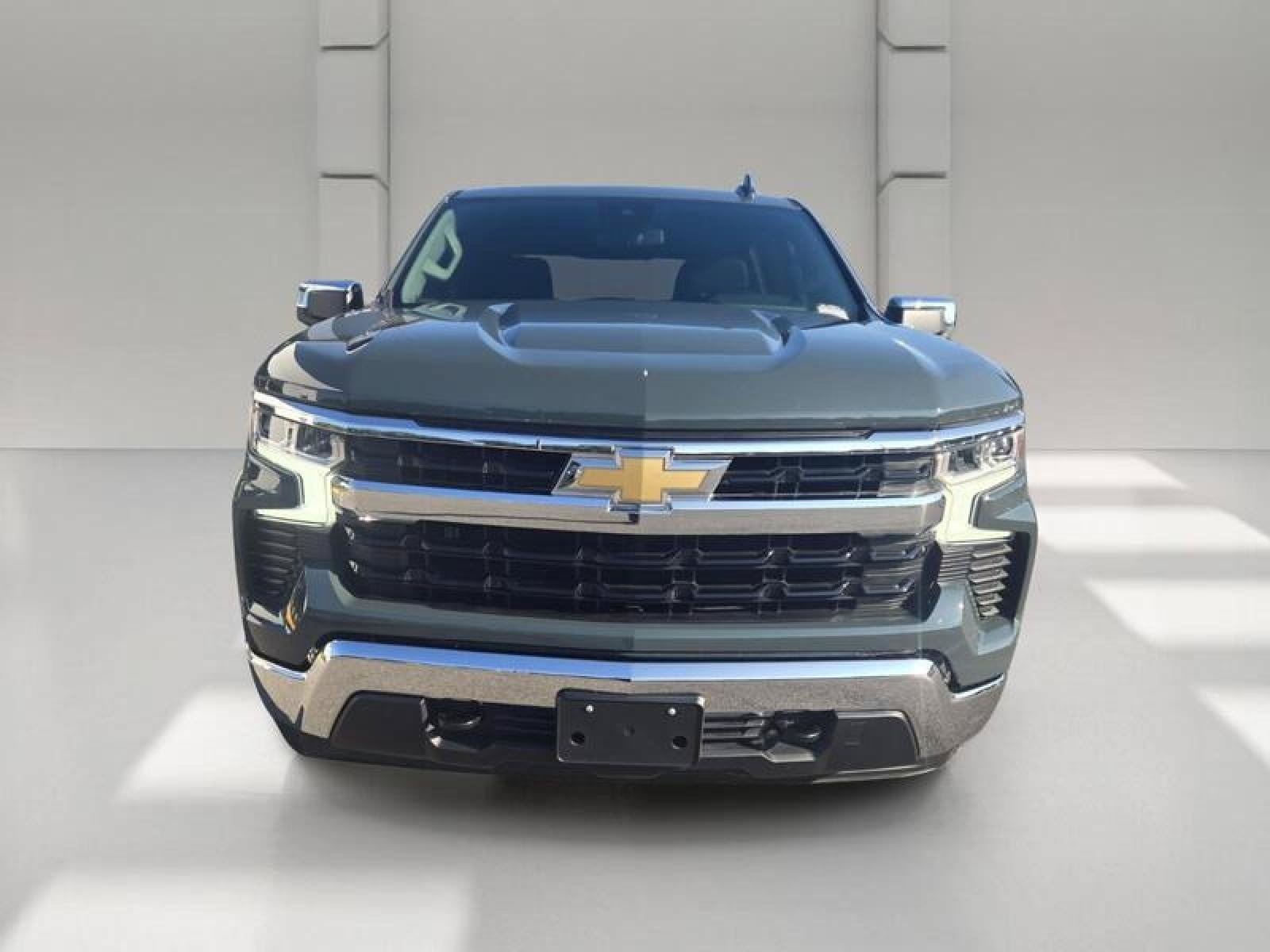Used 2025 Chevrolet Silverado 1500 LT w/ Z71 Off-Road Package AWD/4WD image 2