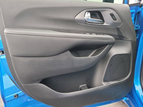 New 2026 Chrysler Pacifica Select image 14