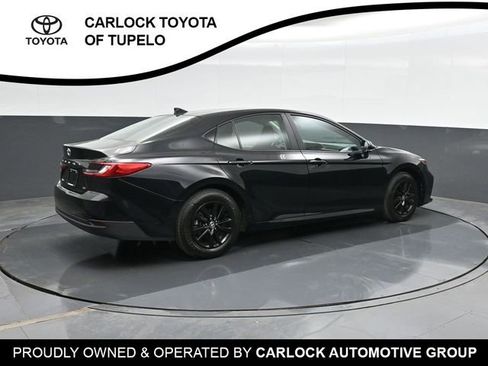 Used 2025 Toyota Camry LE image 3