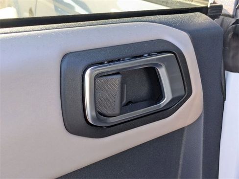 Used 2023 Ford Bronco Wildtrak image 31