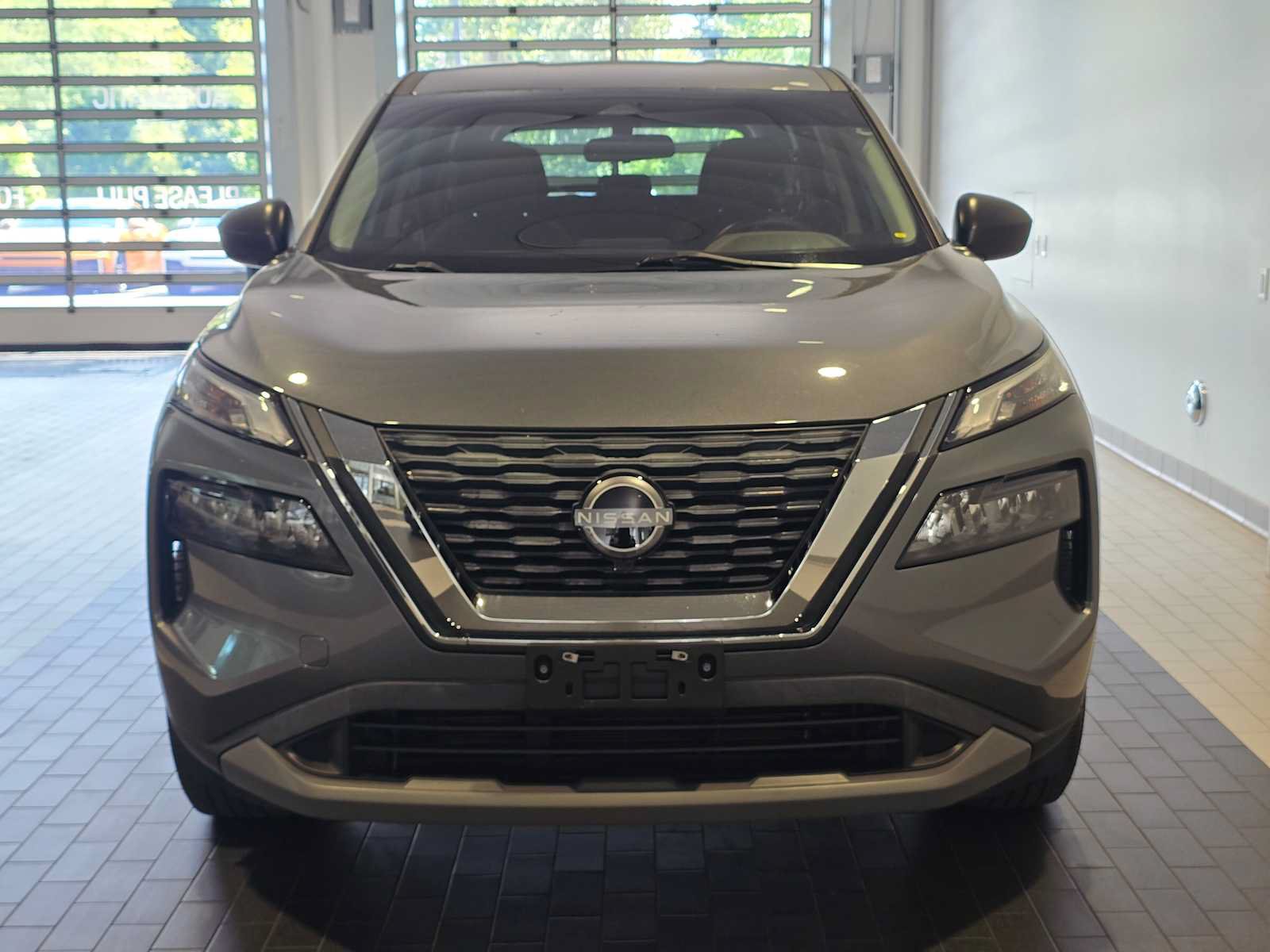 Used 2023 Nissan Rogue S AWD/4WD image 10